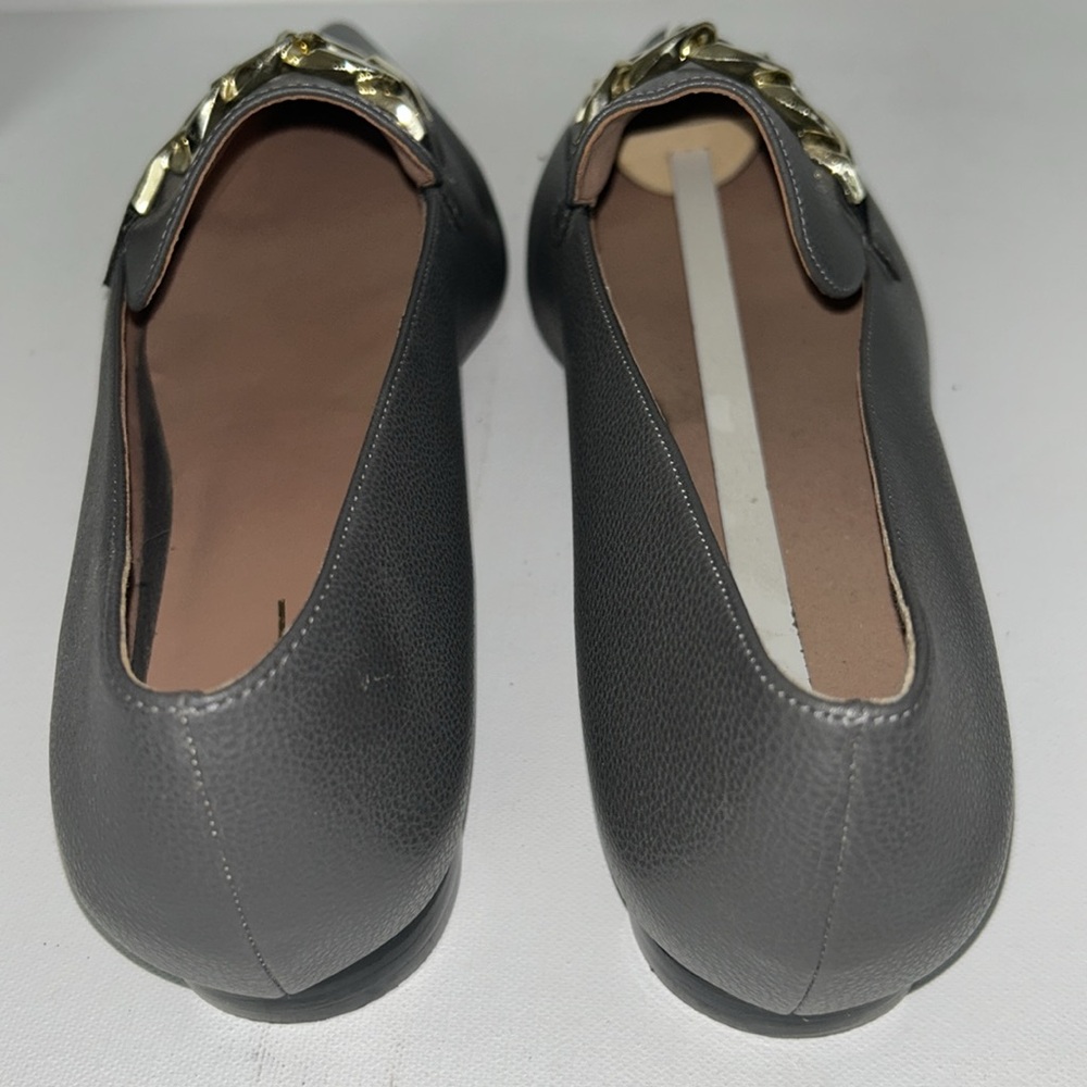 Women's Linea Paolo Mabel-L
Pointed Toe Loafer w/Goldtone Links Stone - Picture 7 of 16